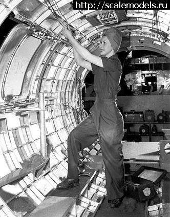 1479770414_A-woman-working-on-the-inside-of-a-B-17-fuselage-in-March-1943---Boeing-Historical-Archives.jpg : #1314356/  -17  