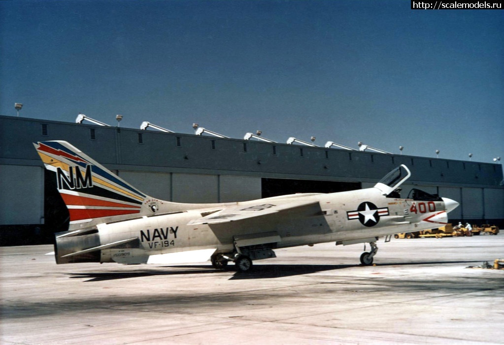 1496132907_F-8E_Crusader_VF-194_CAG-bird_at_NAS_Miramar_1966.jpg : #1384225/ Academy 1/72   F-...(#11111) -   