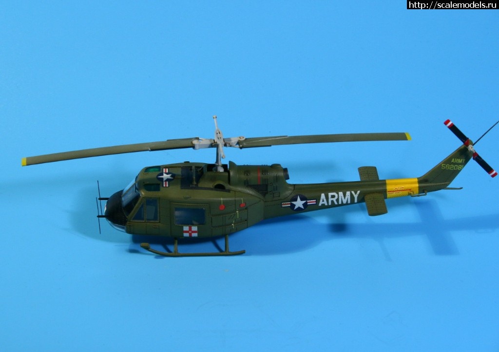 1517073845_060.JPG : #1450921/ UH-1B Huey medevac  Hobby Boss !  