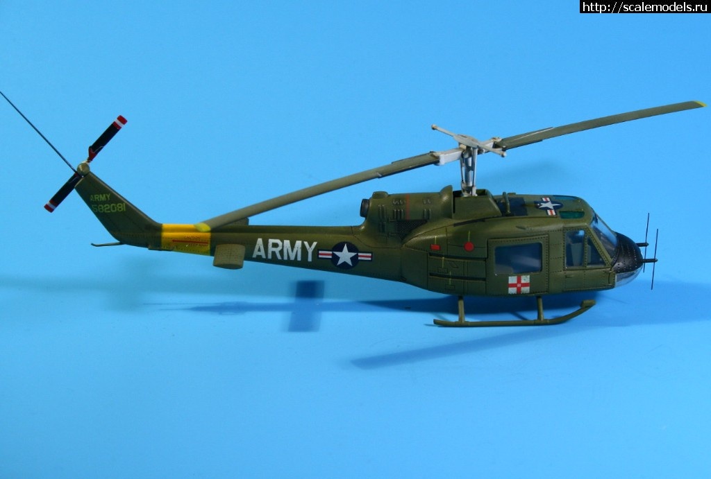 1517073856_066.JPG : #1450921/ UH-1B Huey medevac  Hobby Boss !  