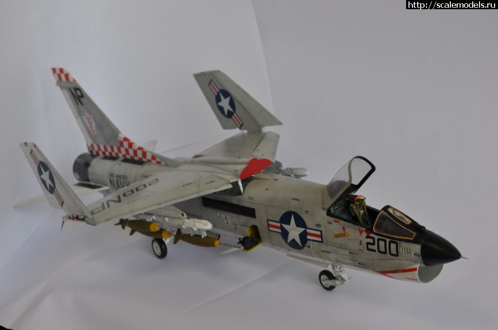 1534138877_040.JPG : #1498527/ 1/32 F-8E Trumpeter  