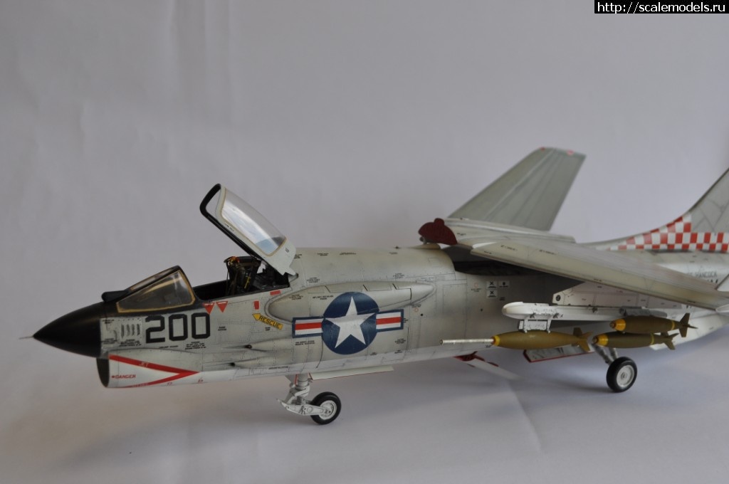 1534138880_057.JPG : #1498527/ 1/32 F-8E Trumpeter  