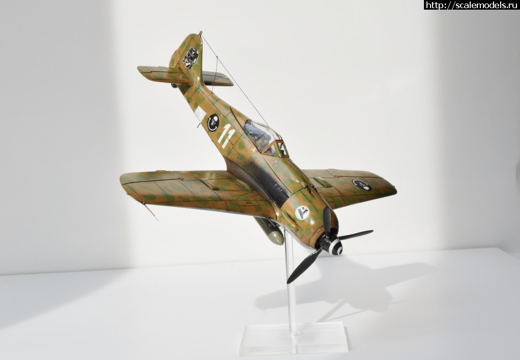 1534436881_DSC_0018.JPG : Fw-190F-8 .  - 1/72 Academy  