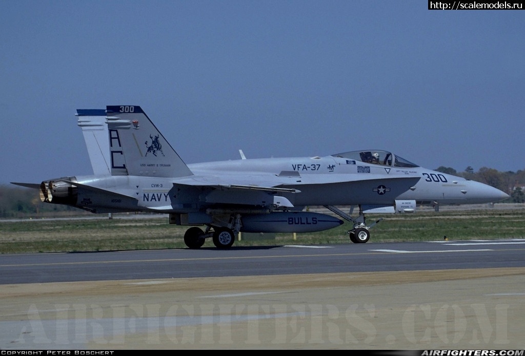 1563271109_photo_9999_105490.jpg : #1562230/ Academy 1/32 F/A-18C Hornet(#13288) -   