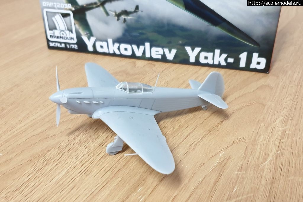 1565033672_Yak-1-03.jpg : #1566034/  Arma Hobby 1/72 Yak-1b (#14118) -   