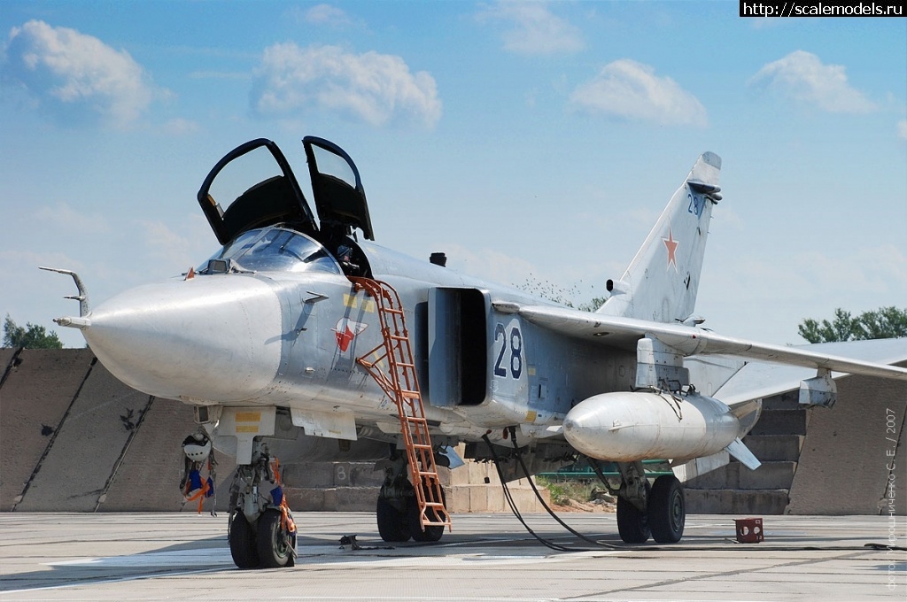 1577640912_1576061325_25605_original.jpg :  -24 .41  15-27  Trumpeter Su-24M 1/48  