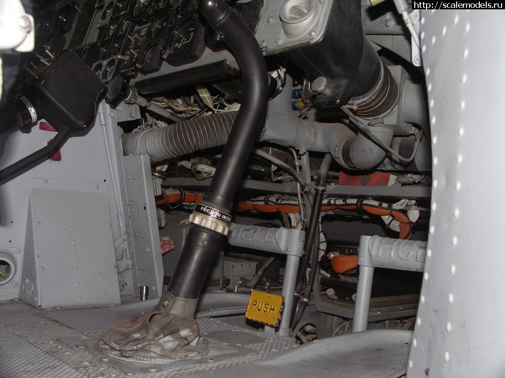 1601113898_HH-1N-158551-cockpit-17.JPG : #1643413/  UH-1N Kitty Hawk 1/48  