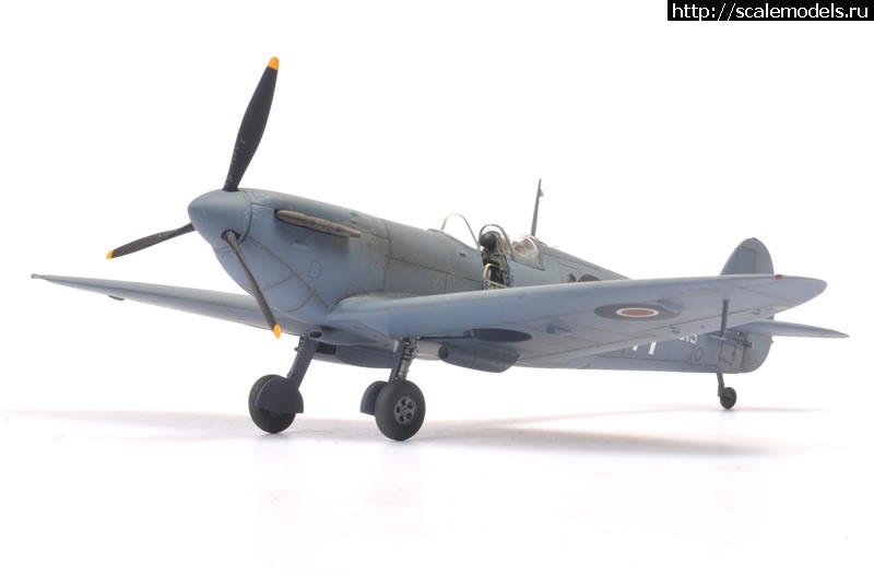 1636349298_spitfireprmkicnewtamiyabg48_5.jpg : Spitfire PR. Mk.lV 1/72 Airfix + Sword vacu canopy   