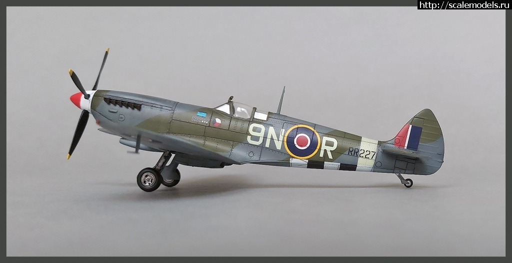 1640536461_Sp18.jpg : #1718622/ Spitfire Mk.XVI Highback. 1/72 Eduard. !  