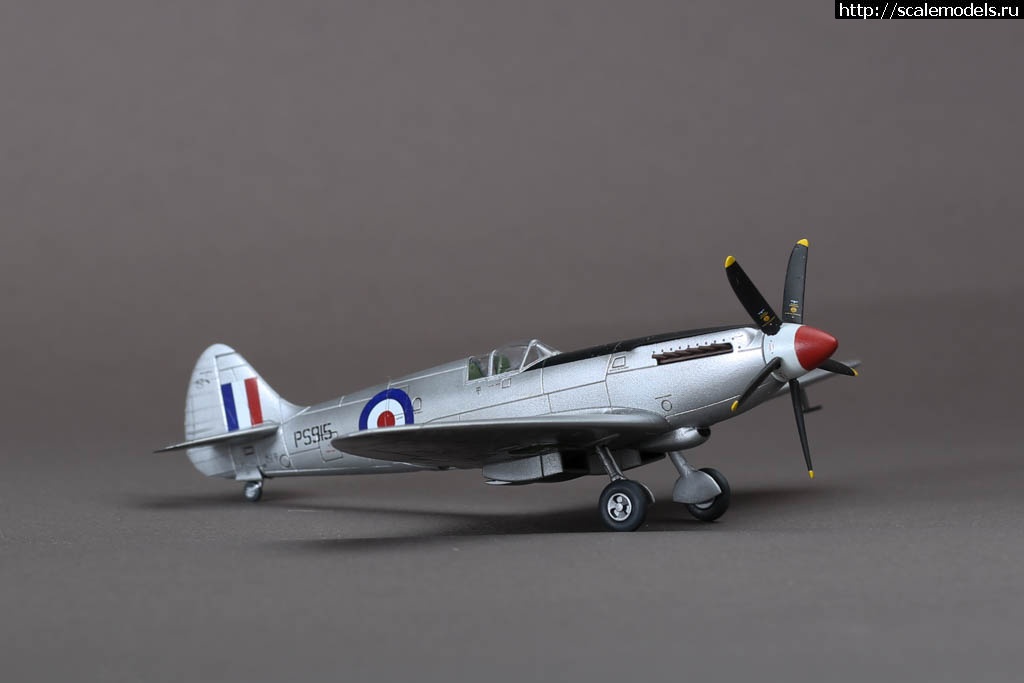 1641568849_235B9631.JPG : #1720688/ Spitfire PR XIX 1/72 Airfix   