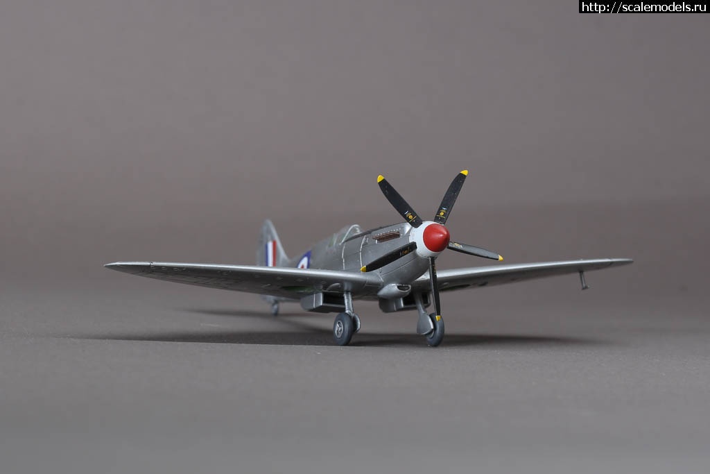 1641568849_235B9632.JPG : #1720688/ Spitfire PR XIX 1/72 Airfix   