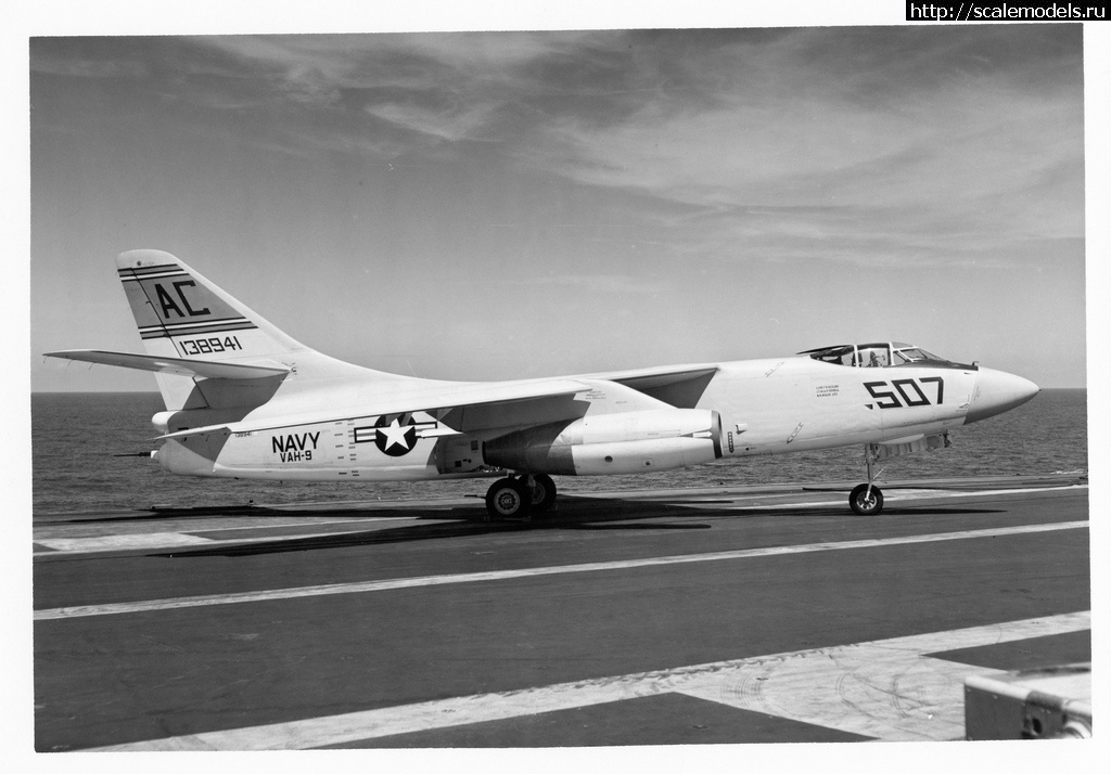 1644608522_1424940726_4499766848_c754f59f6f_b.jpg :   A-3 Skywarrior Stategic Bomber 1/48 Trumpeter  