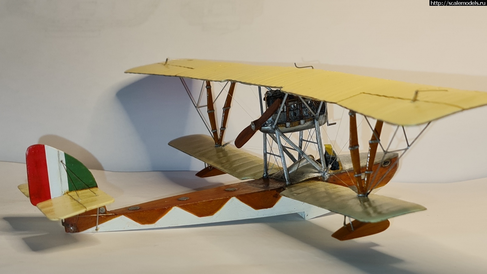 1665830175_20221015_103328.jpg : #1757432/ Macchi M-5 Fly 1/48    