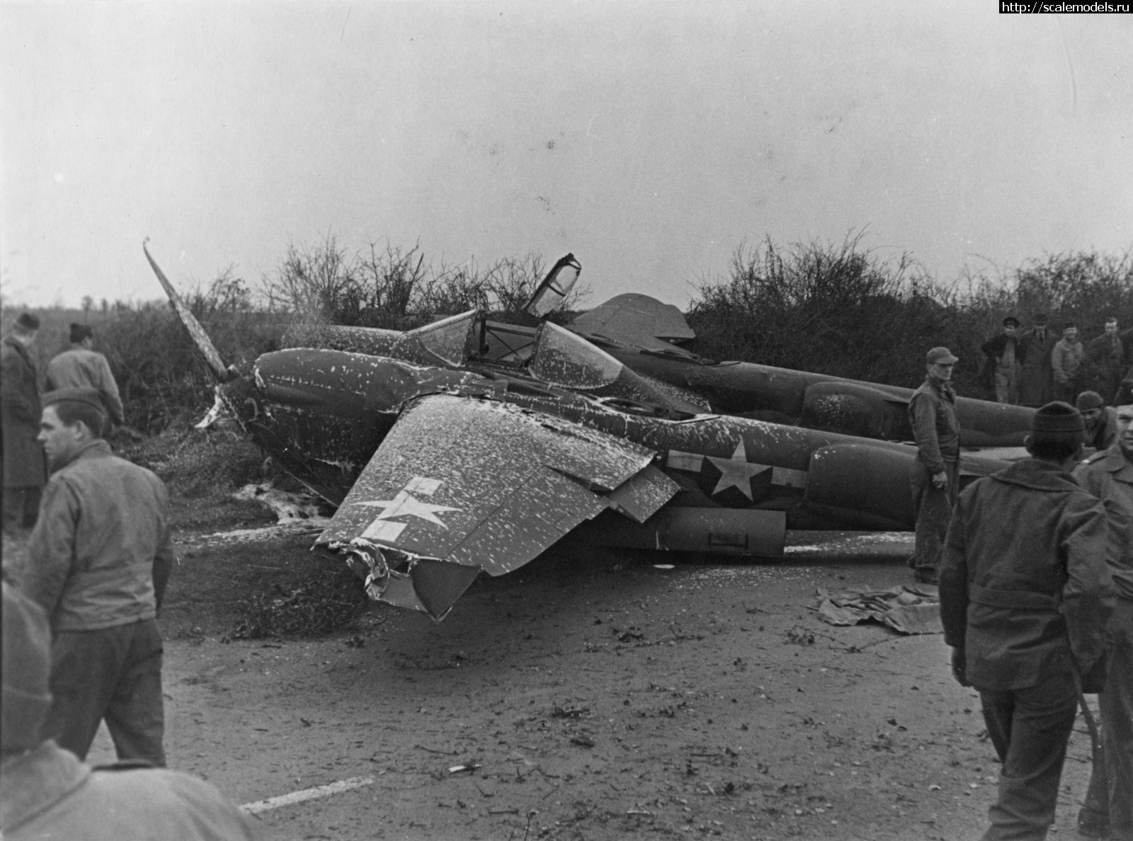 1673082597_the-wreck-of-a-p-38-lightning-of-the-370th-fighter-group-at-andover_18817936385_o.jpg : #1768163/ P-38 Lightning -   .  