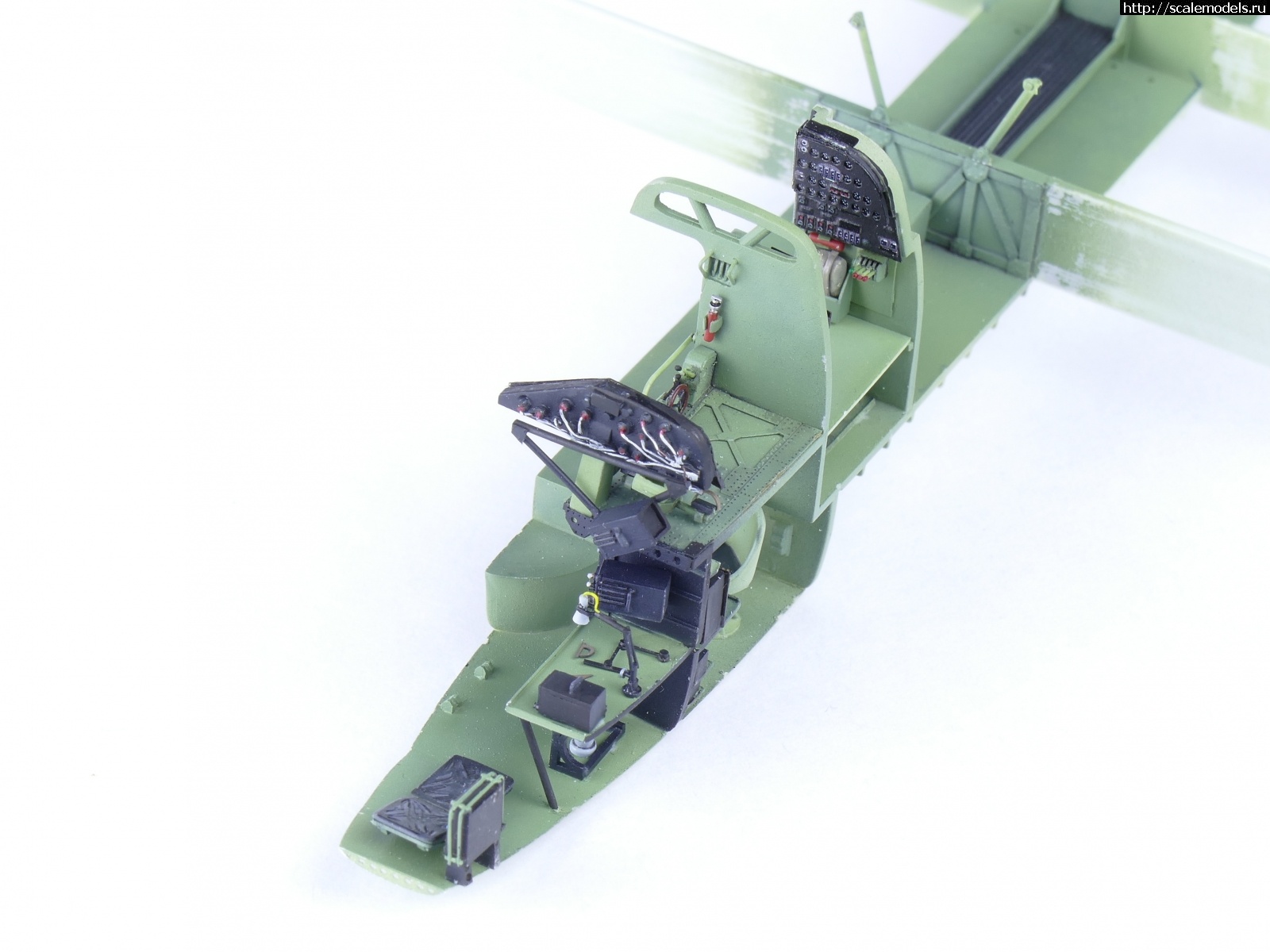 1676633662_P1290766_cr.jpg : #1774458/ Revell 1/72 Handley Page Halifax B.Mk.III  