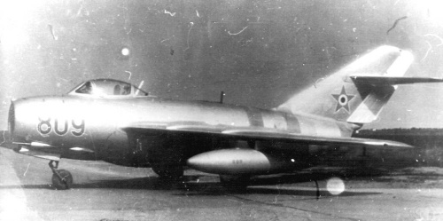 1680714623_Operation_Danube_-_Hungarian_MiG-15bis_02.jpg : #1781531/ -15  