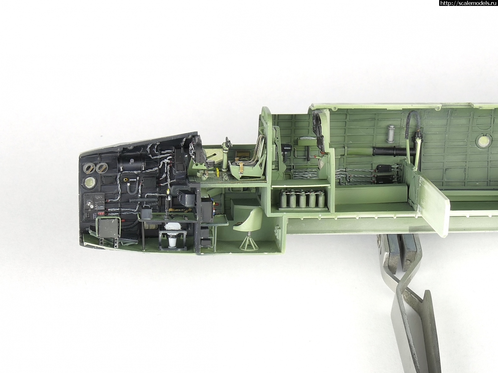 1681820163_P1290821_cr.jpg : #1783437/ Revell 1/72 Handley Page Halifax B.Mk.III  