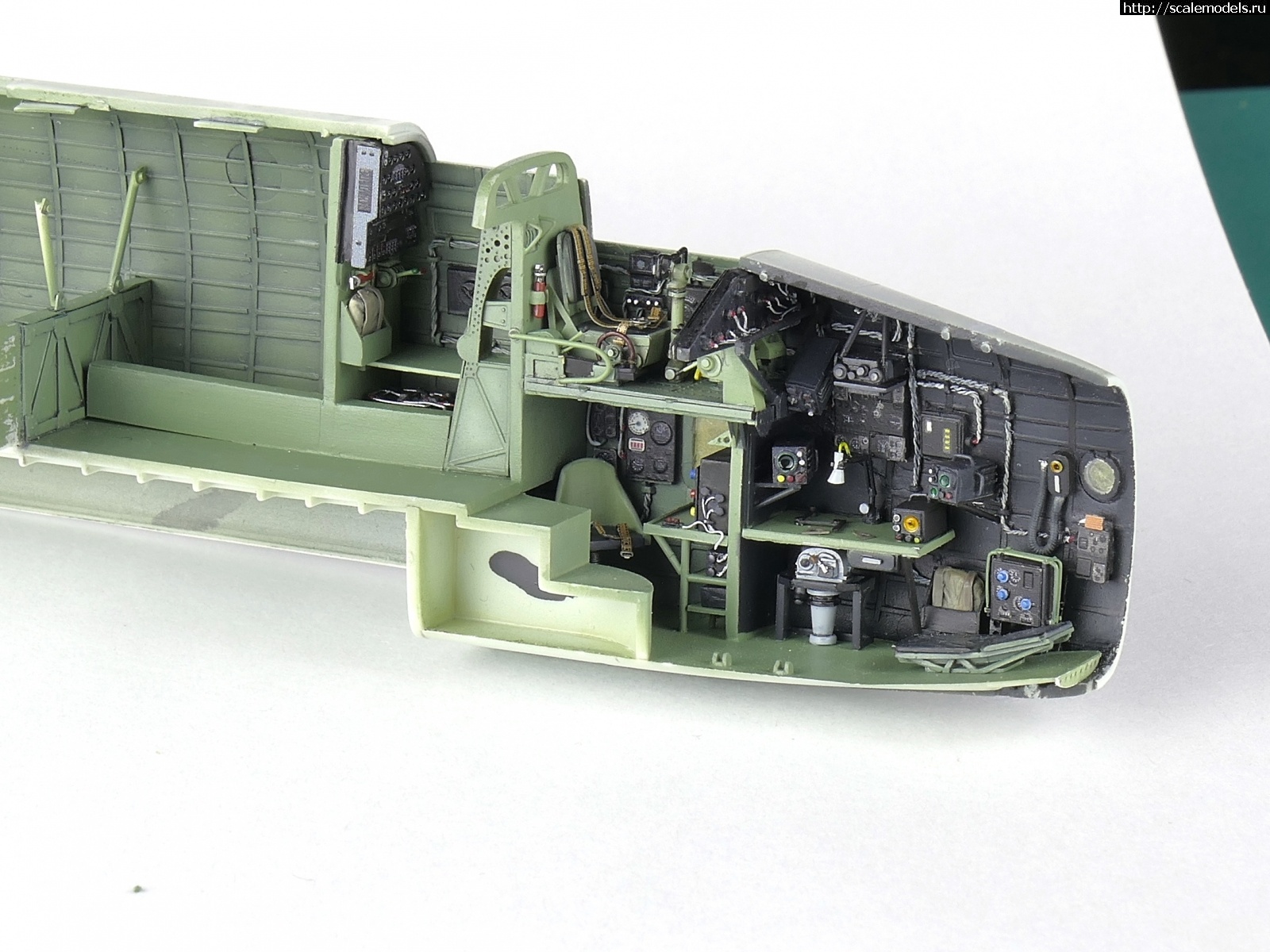 1681820169_P1290838_cr.jpg : #1783437/ Revell 1/72 Handley Page Halifax B.Mk.III  