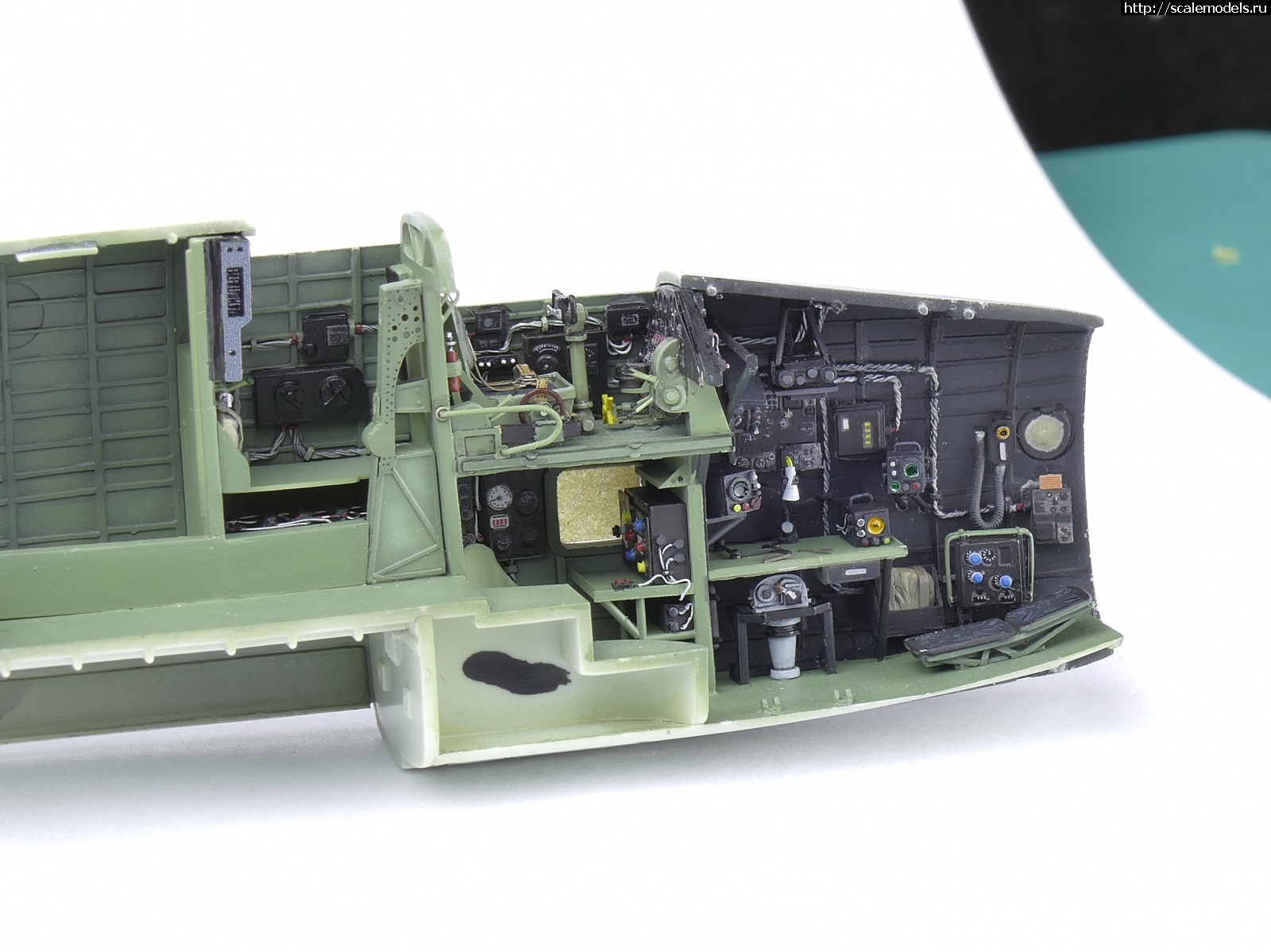 1681820183_P1290851_cr.jpg : #1783437/ Revell 1/72 Handley Page Halifax B.Mk.III  