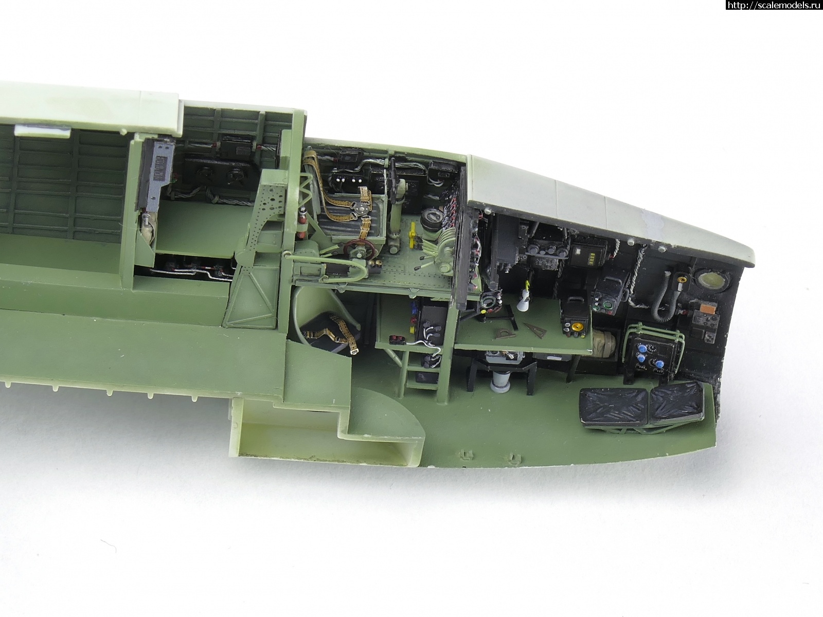 1681820189_P1290858_cr.jpg : #1783437/ Revell 1/72 Handley Page Halifax B.Mk.III  