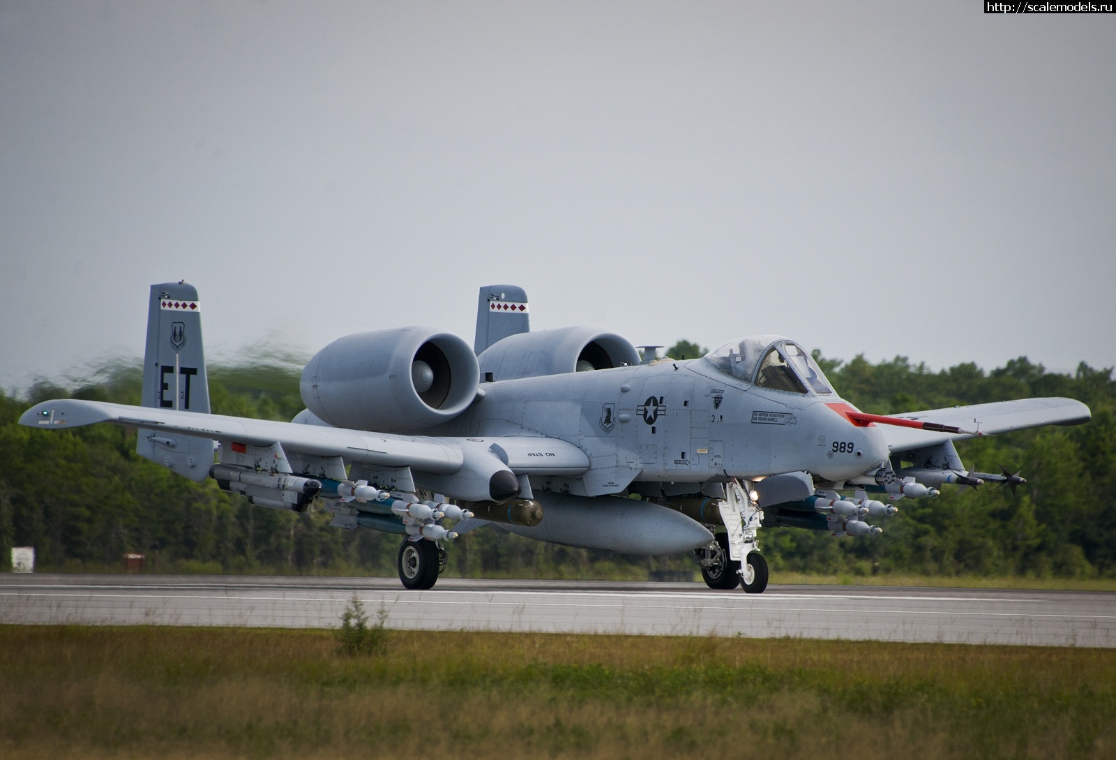 1685562527_ad18f27833e9c25de94162f7e0140844.jpeg : Italeri 1/72 Fairchild Republic A-10 Thunderbolt II/ Italeri 1/72 Fairchild Republic A-10...(#16300) -   