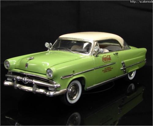 AMT 1/24 Ford Crestline Victoria 1953