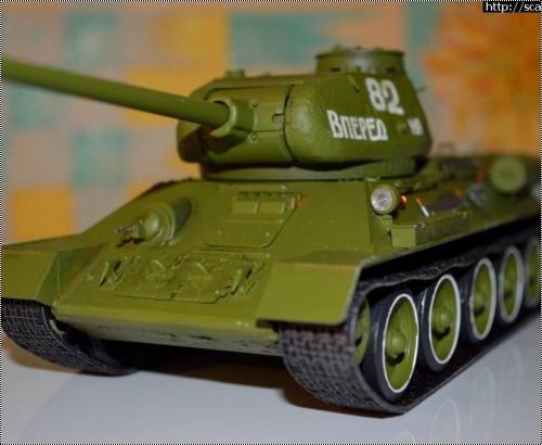 Zvezda 1/35 T-34-85 -  