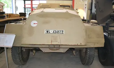 Тяжёлый тягачь (Schwerer Wehrmachtschlepper (sWS)) танковый музей город Munster Германия.