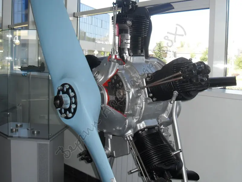 Двигатель М-11