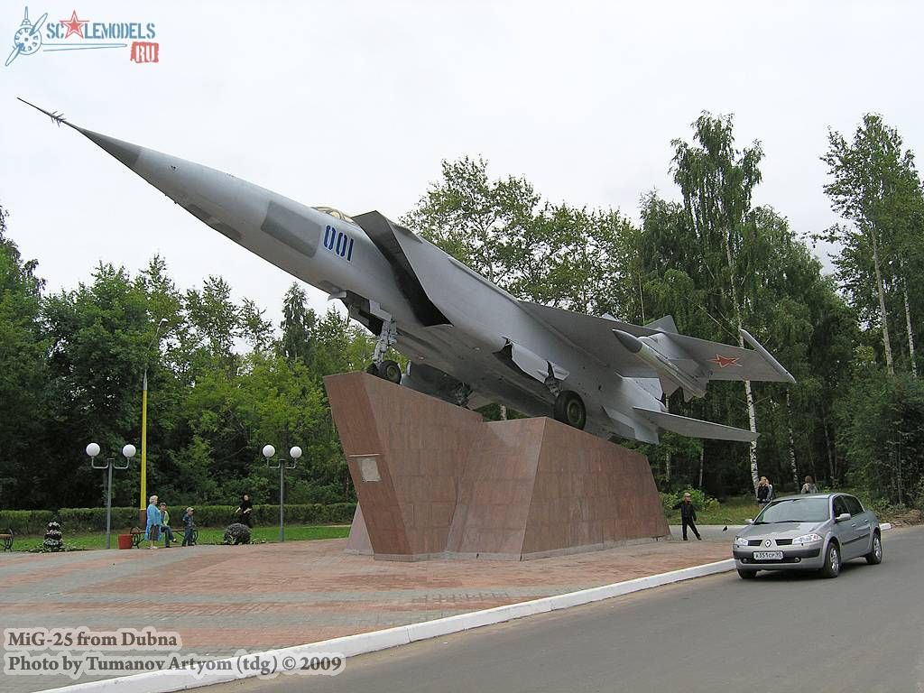 w_mig25_dubna0.jpg