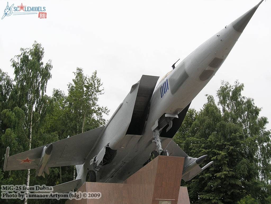 w_mig25_dubna2.jpg