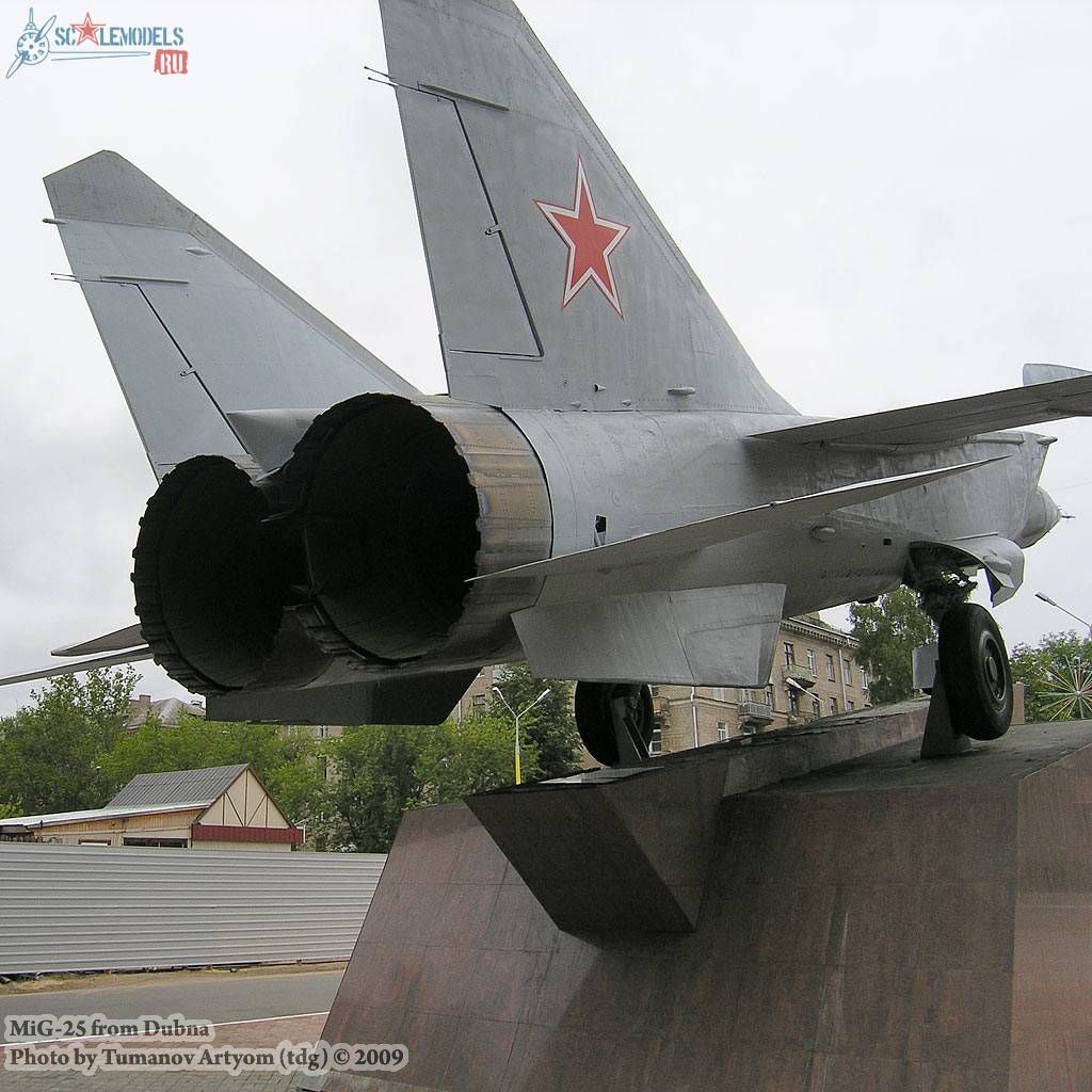 w_mig25_dubna7.jpg