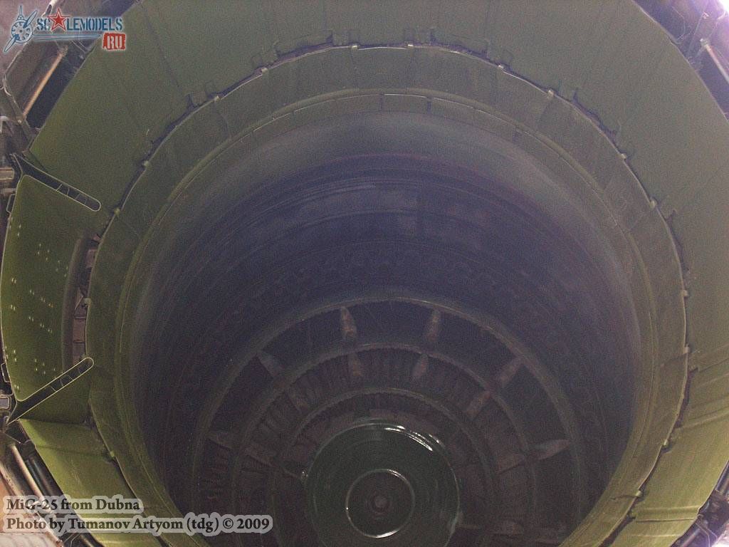 w_mig25_dubna8.jpg