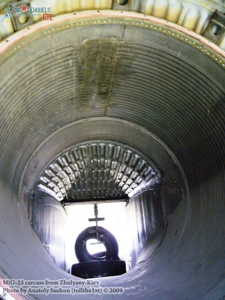w_mig25_zhulyany_31.jpg