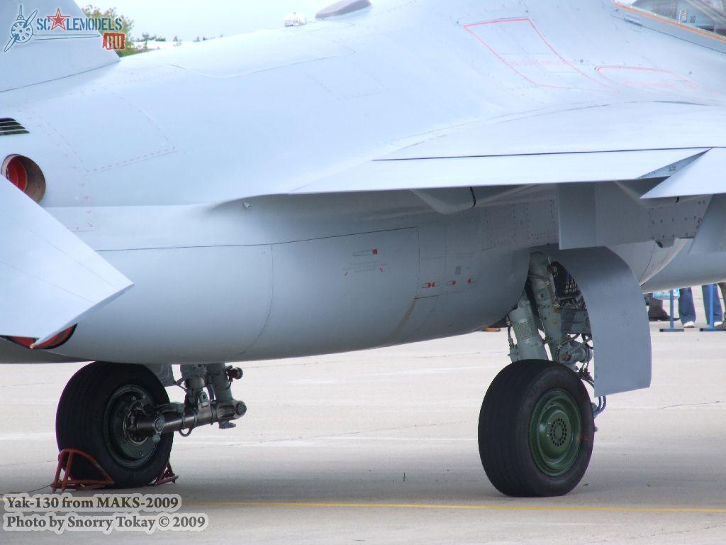 w_yak130_maks2009_5.jpg