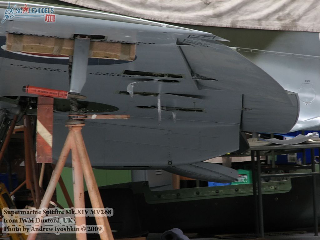 w_spitfireXIVmv268_duxford_2.jpg