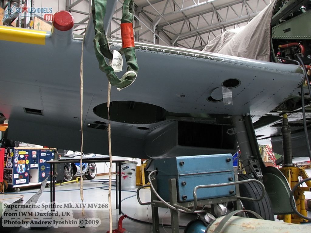 w_spitfireXIVmv268_duxford_12.jpg
