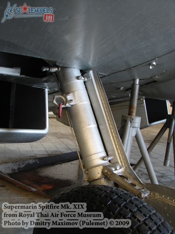 w_spitfireXIX_thai_16.jpg