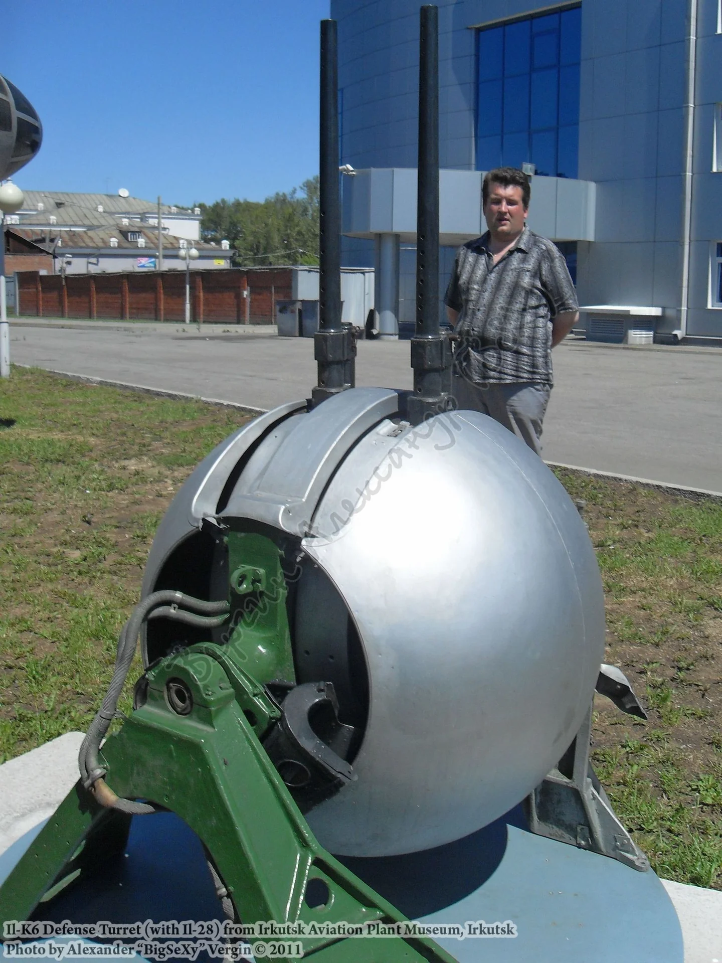 Defense turret Il-K6 (with Il-28)_Irkutsk_005.JPG