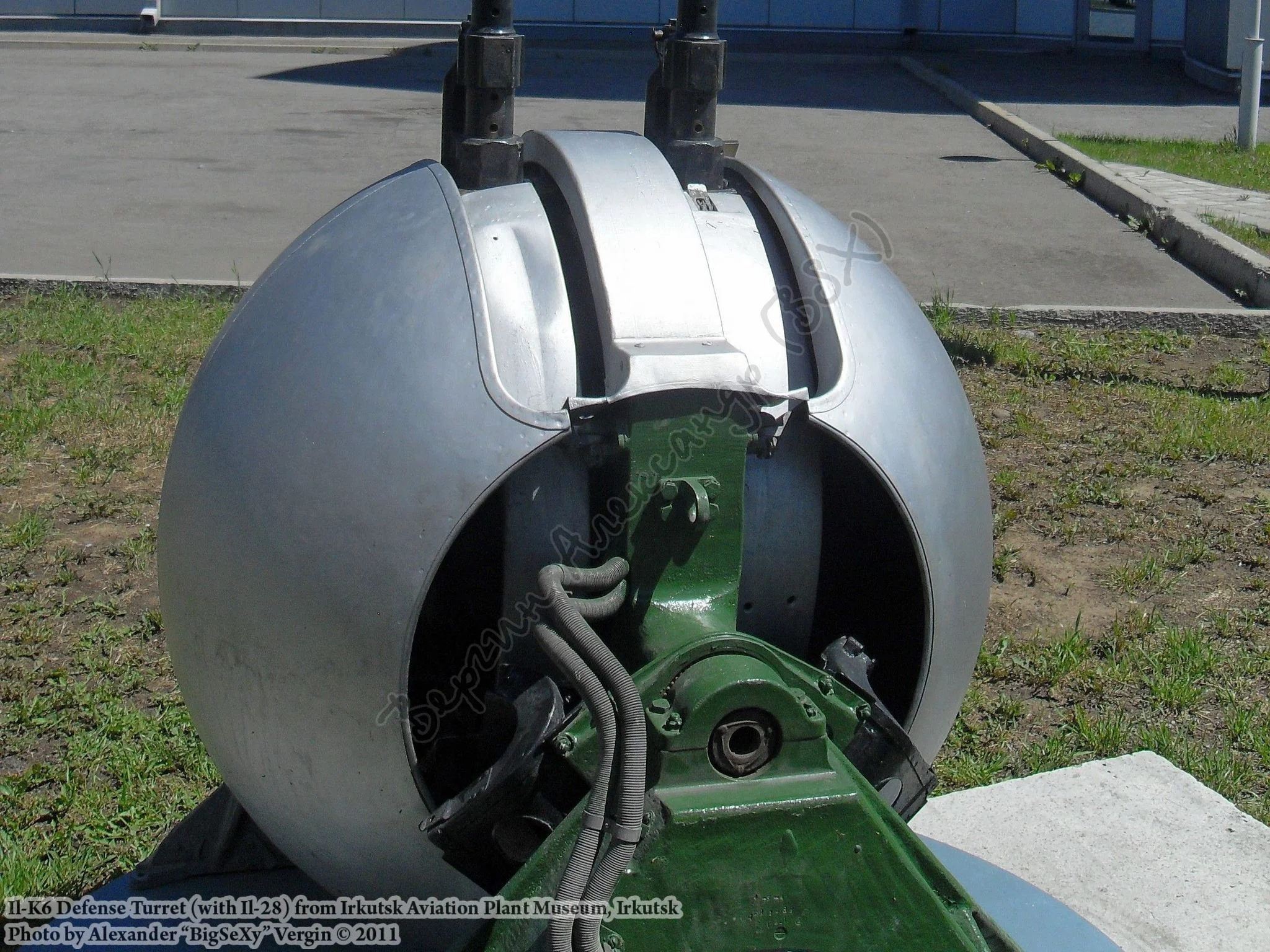Defense turret Il-K6 (with Il-28)_Irkutsk_013.JPG