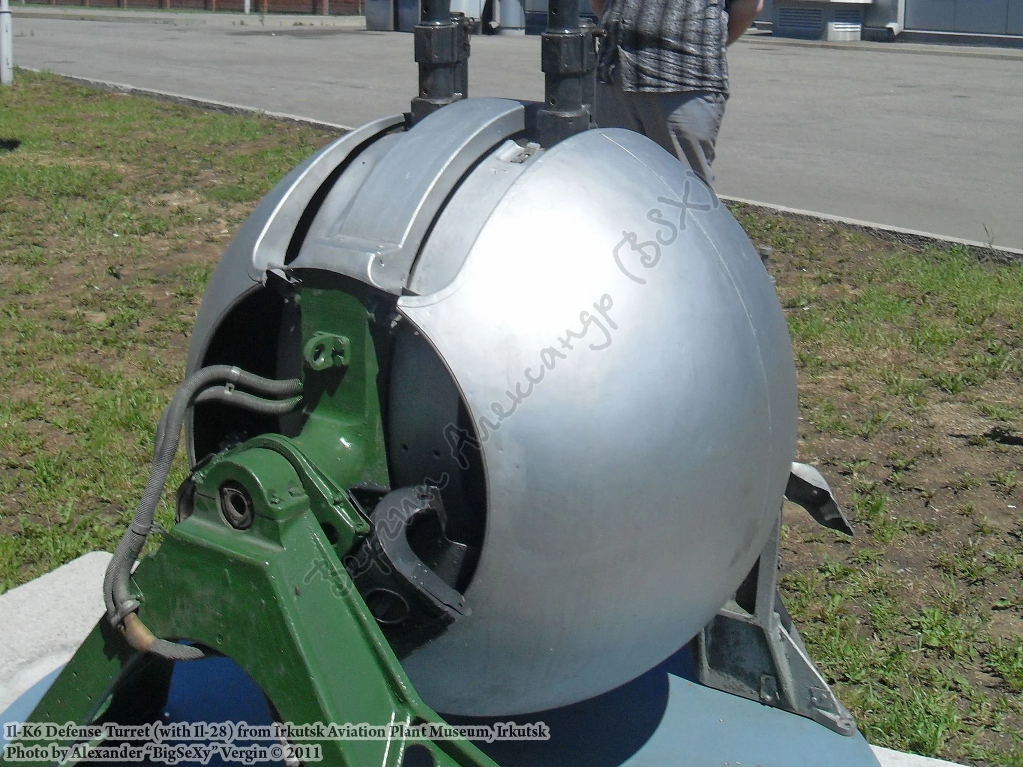 Defense turret Il-K6 (with Il-28)_Irkutsk_014.JPG