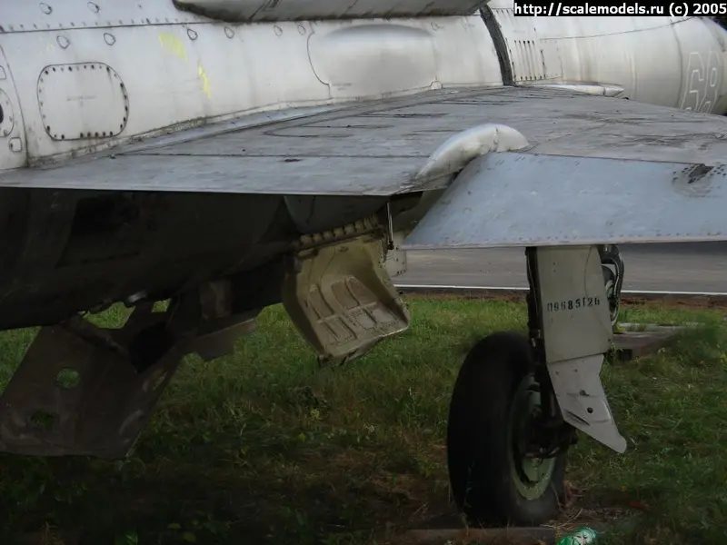 МиГ-21ЛЛ (МАКС-2005)