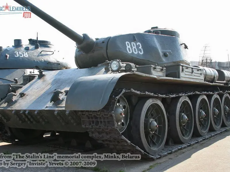 Т-44, Линия Сталина, Минск