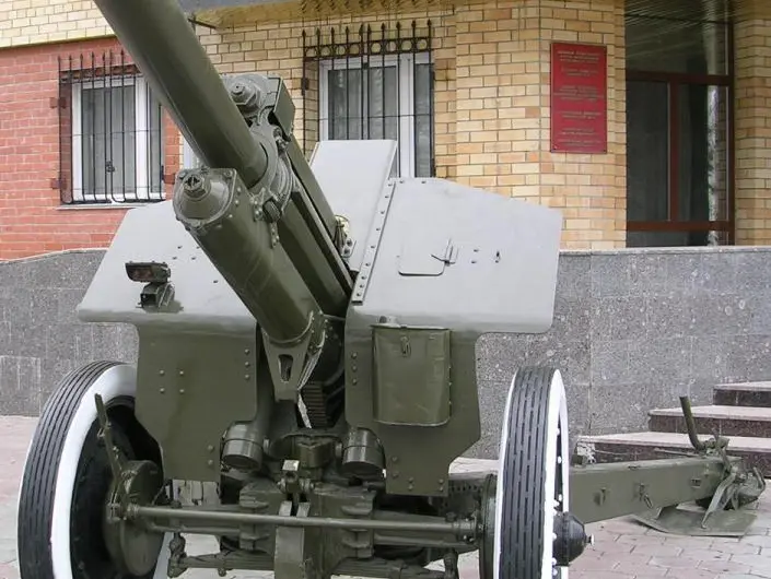 122 мм гаубица М-30 (Ханты-Мансийск)