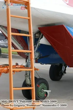 w_mig29ovt_maks2009_37.jpg