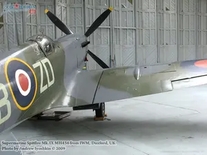 w_spitfireIXmh434_duxford_5.jpg