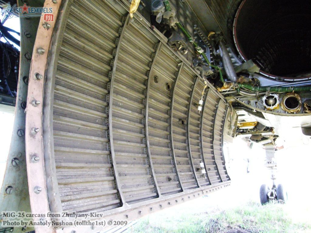 w_mig25_zhulyany_30.jpg