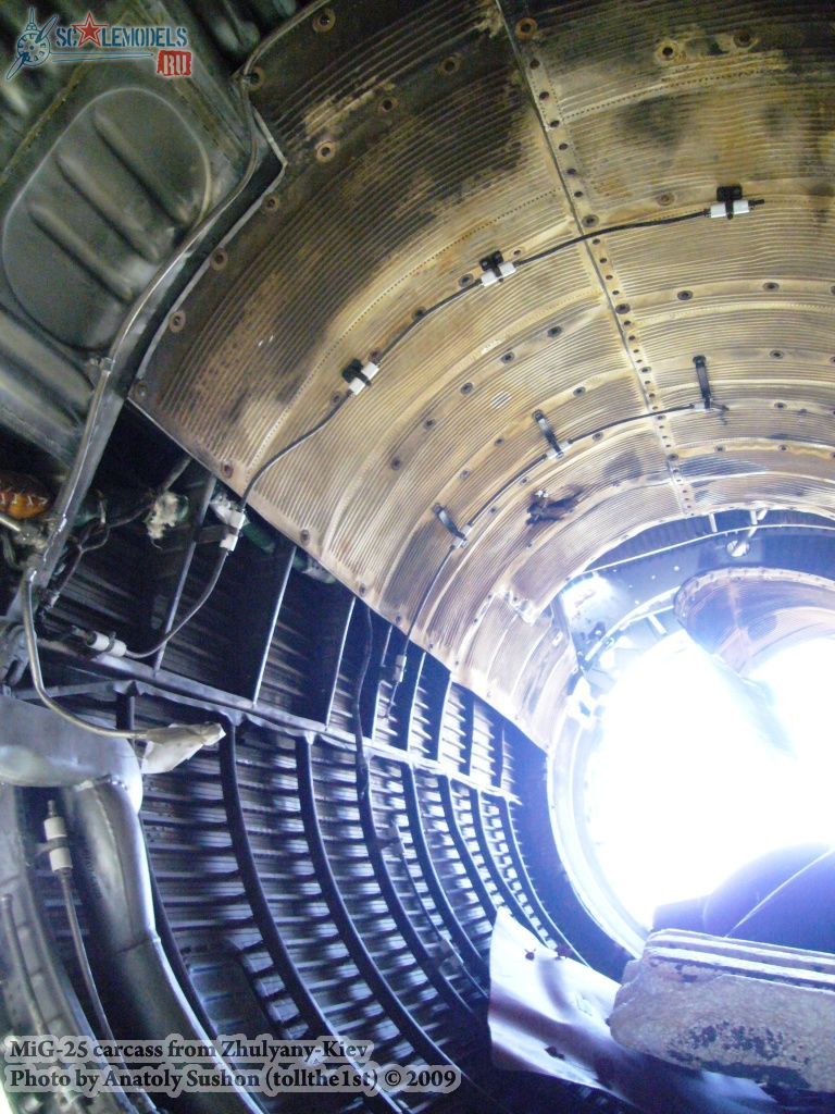 w_mig25_zhulyany_32.jpg
