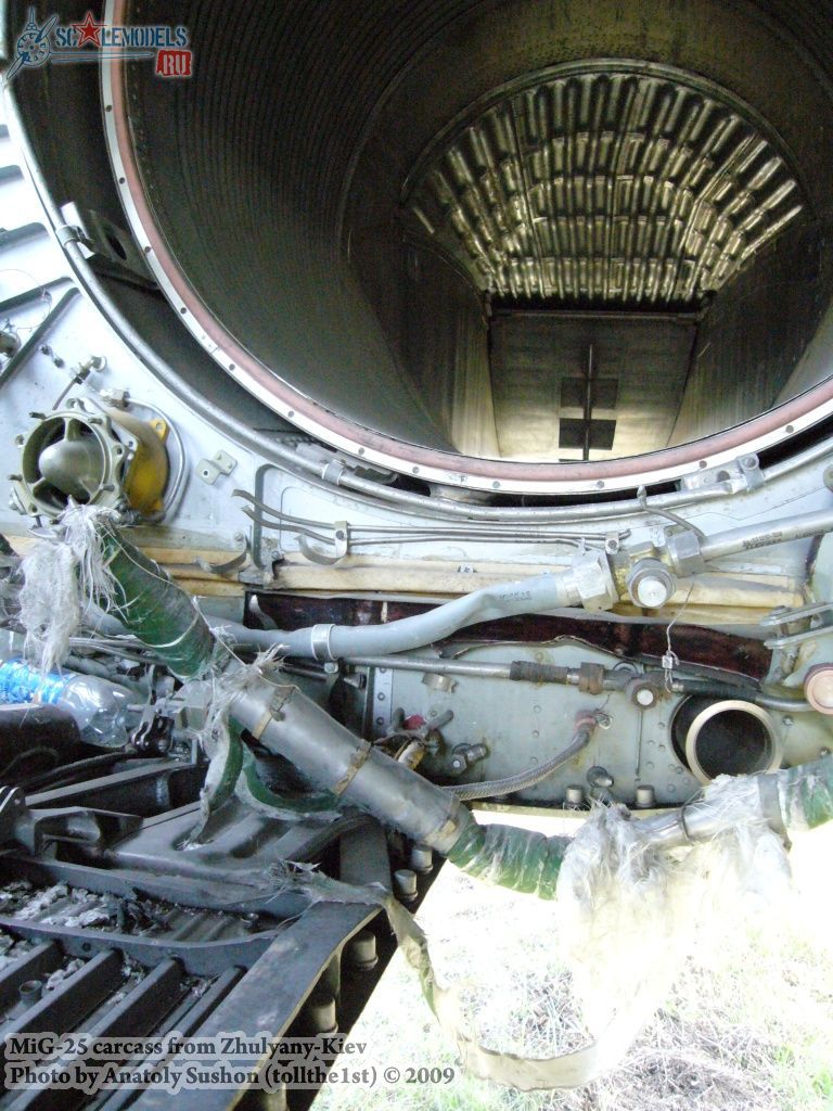 w_mig25_zhulyany_34.jpg