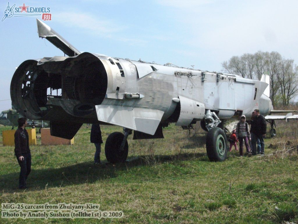 w_mig25_zhulyany_52.jpg